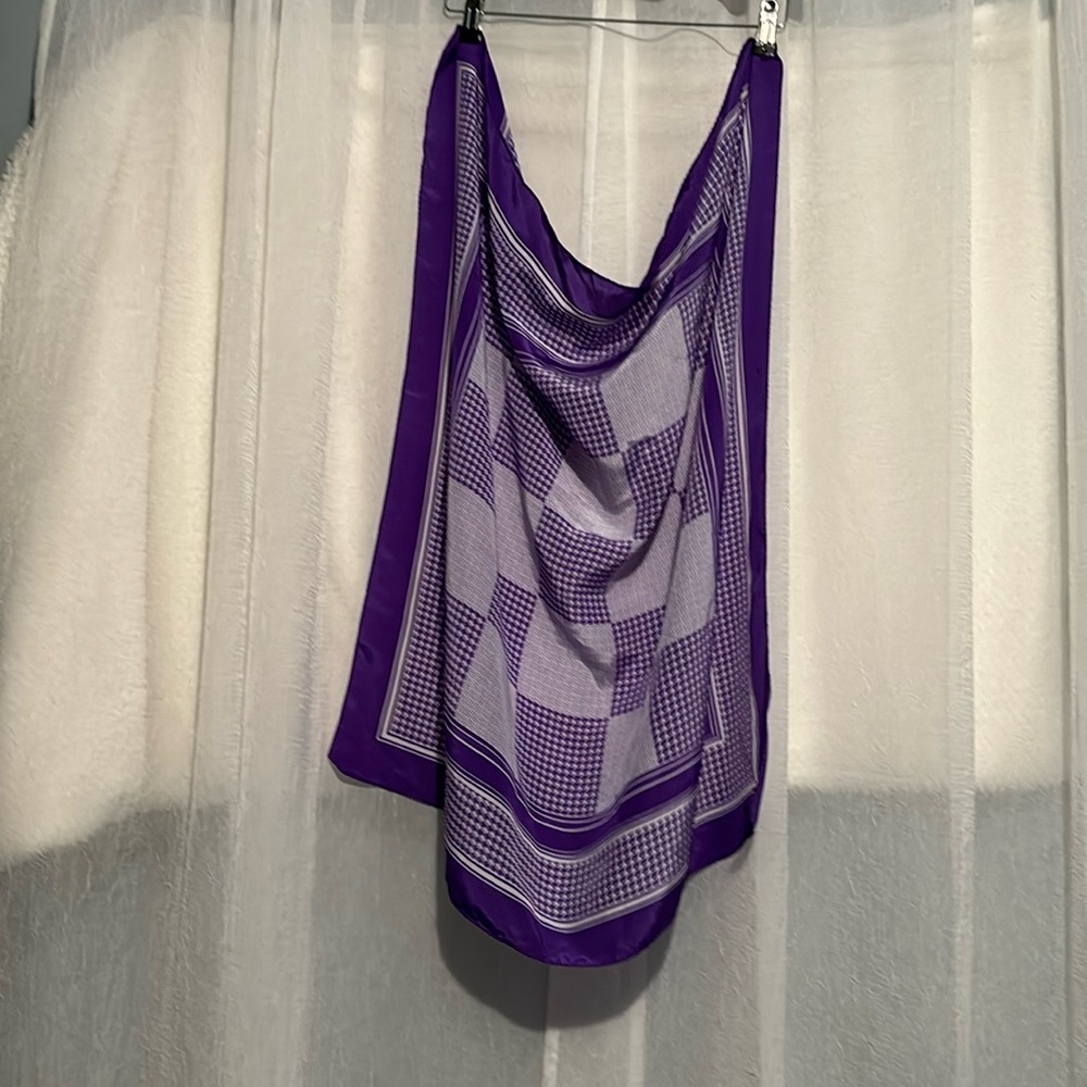 Vintage purple and white silk hound tooth scarf no tags !